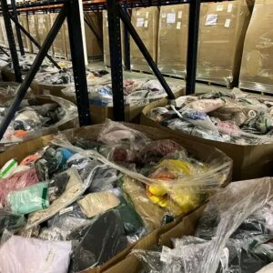 AMAZON ASSORTED CLOTHING - Image 3