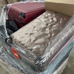 MACY LUGGAGE & HANDBAGS - Image 4